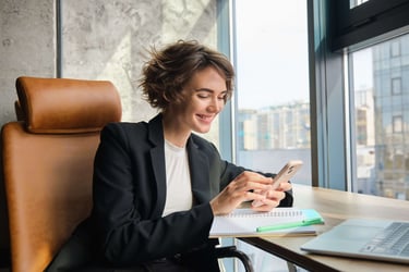 why small businesses need online payroll services