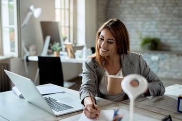 How is monthly salary calculated in the Uk if an employee joined mid-month